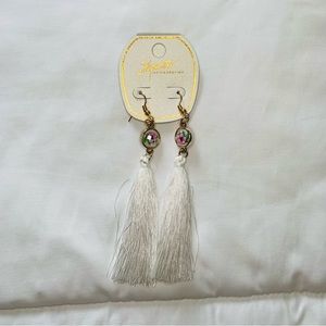 Superstar Accesories White Floral Earings